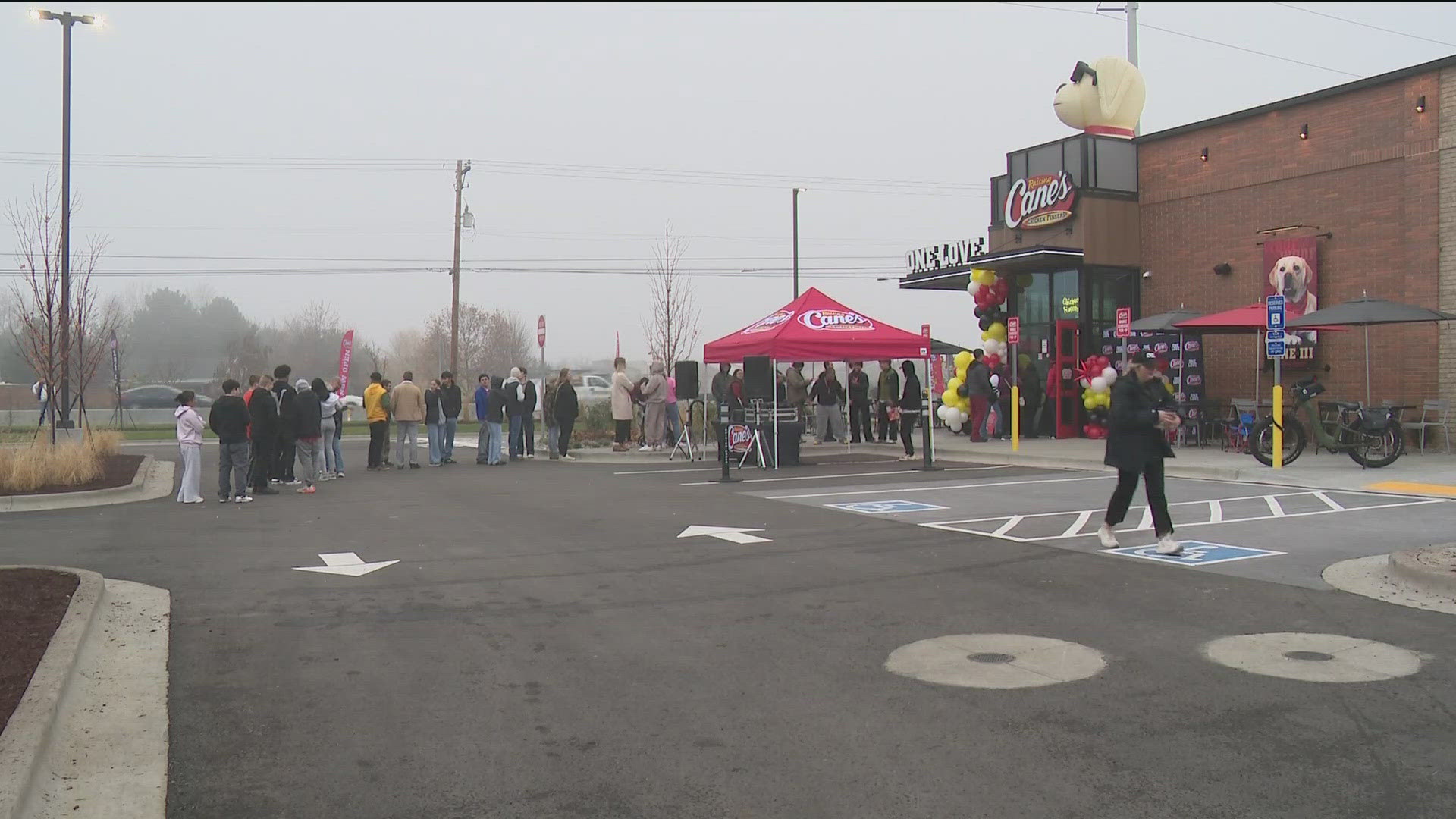 Raising Cane's has officially made its Idaho introduction. After more than a year of planning and construction, the popular chicken chain is open in Meridian. 