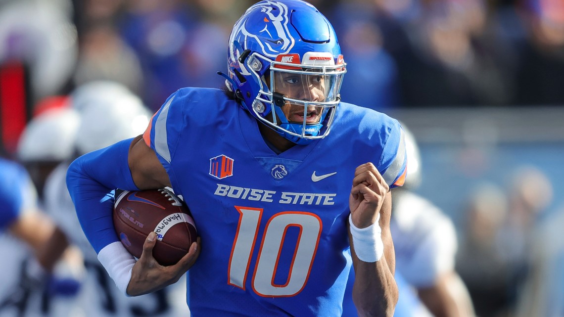 Boise State tops Utah State 42-23, finishes undefeated in conference play