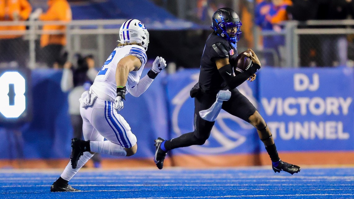 Boise State Broncos cornerback Jaylen Clark (41) celebrates his