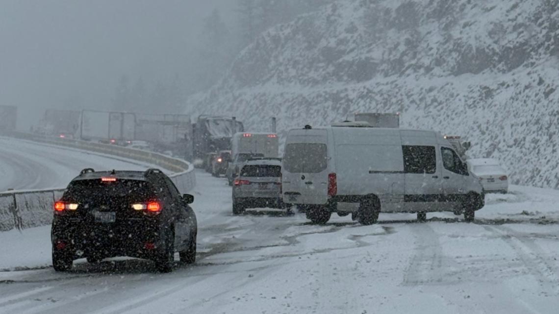 I-84 closed in eastern Oregon from Ontario to La Grande