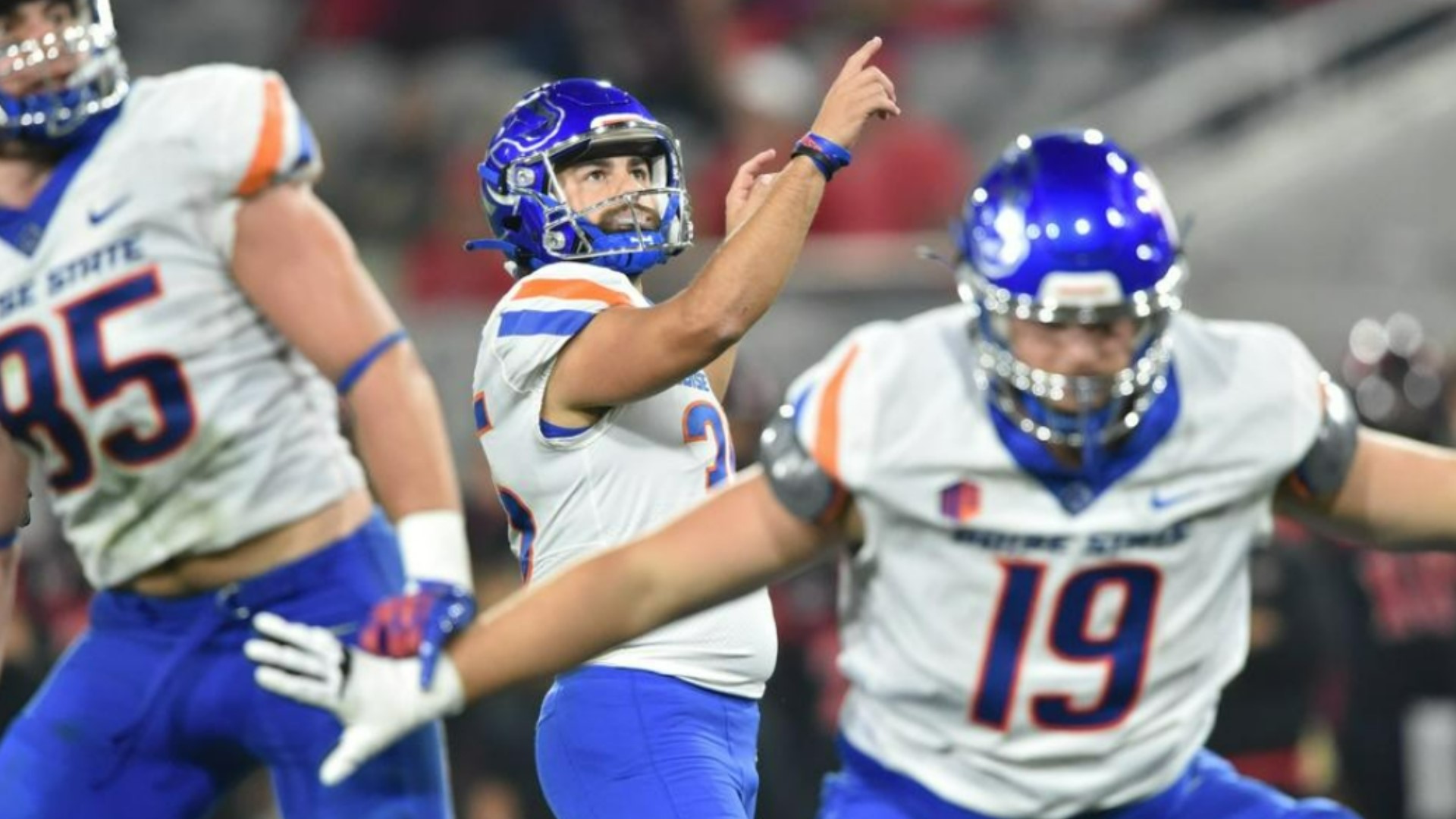 Ashton Jeanty rushes for 205 yards, Boise State edges San Diego State