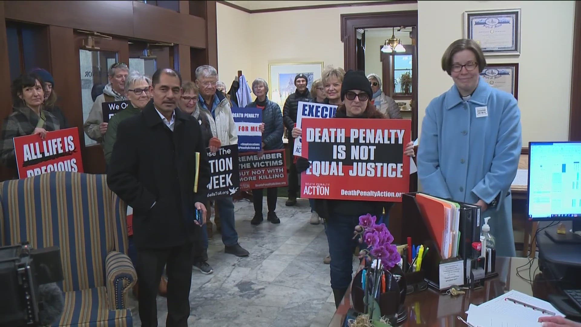 Idahoans protest sign petition opposing execution of Idaho serial killer