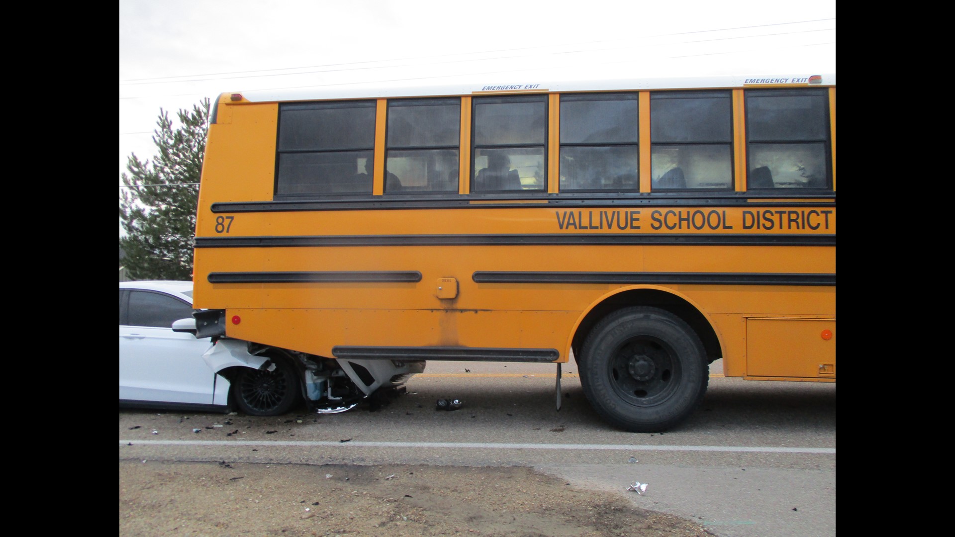 Car collides with school bus full of children in Caldwell | ktvb.com