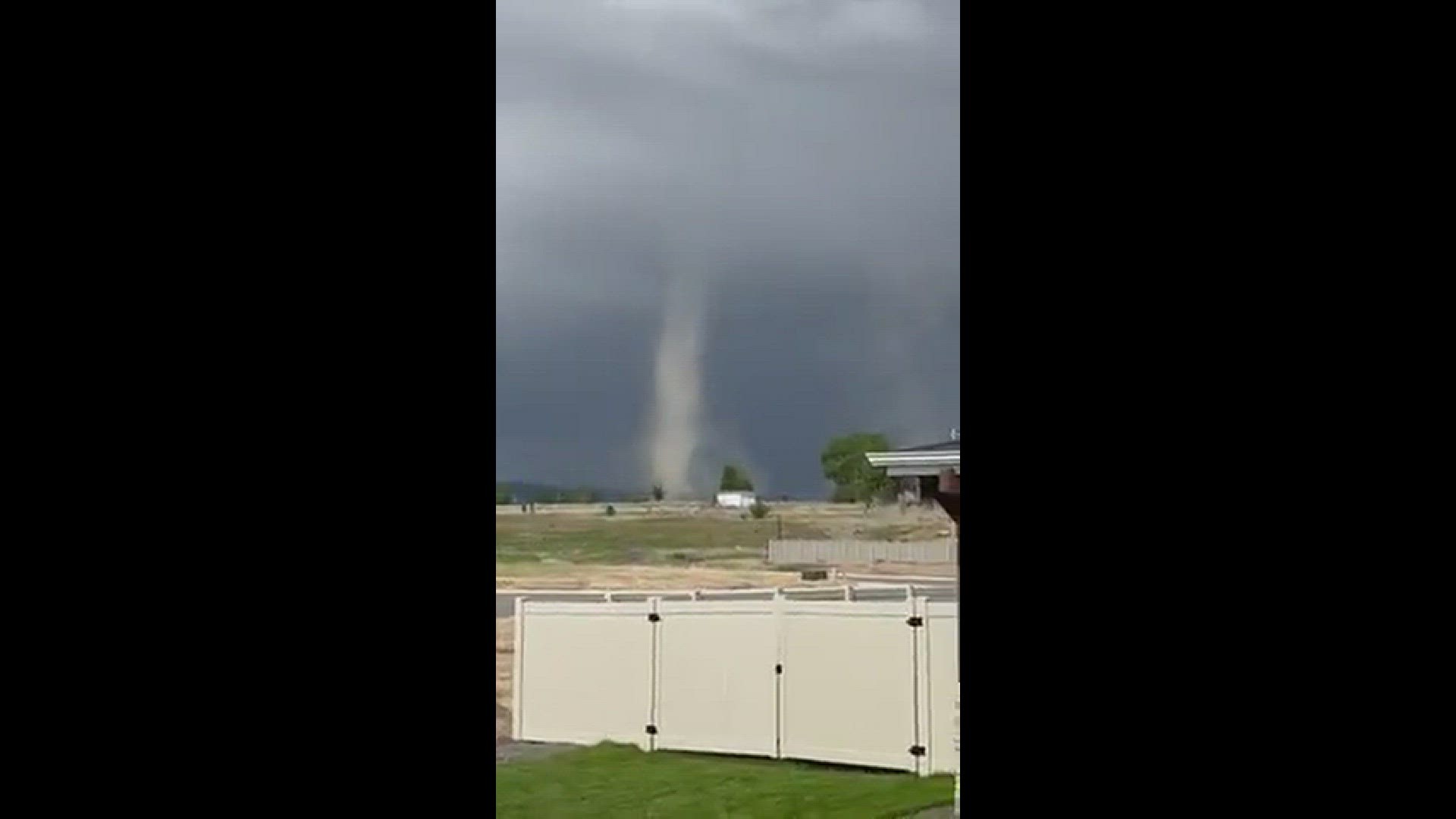 Video a tornado in star. Police stopped to make sure everyone was in a good place and that it didn’t get worse
Credit: Aaron Davis