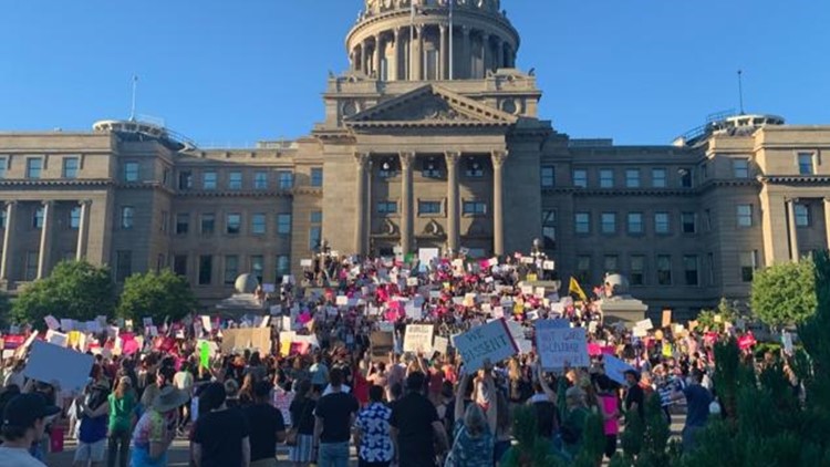A thousand protest overturn of Roe v. Wade in downtown Boise march