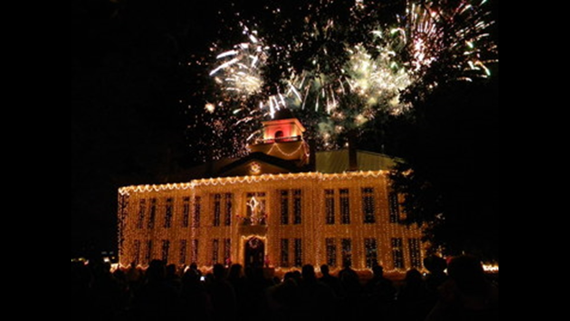 Christmas is over, but some Central Texas light shows aren't done yet