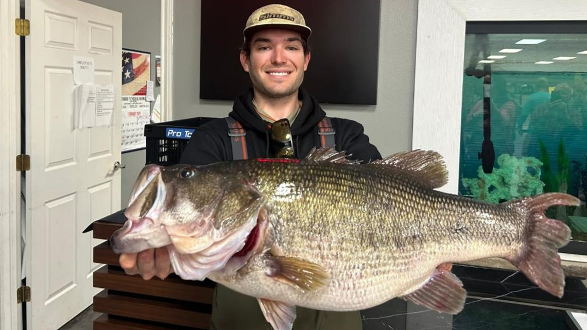 Angler reels in monster bass on East Texas lake - Vimarsana News