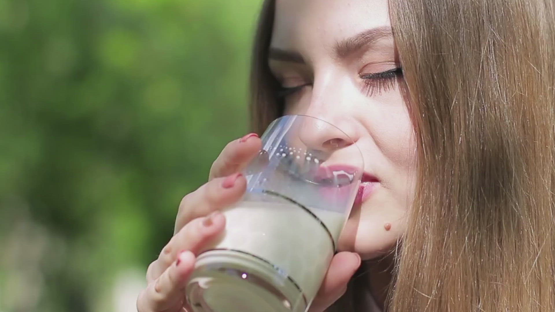 Veuer's Elizabeth Keatinge takes us through the different milk alternative options.