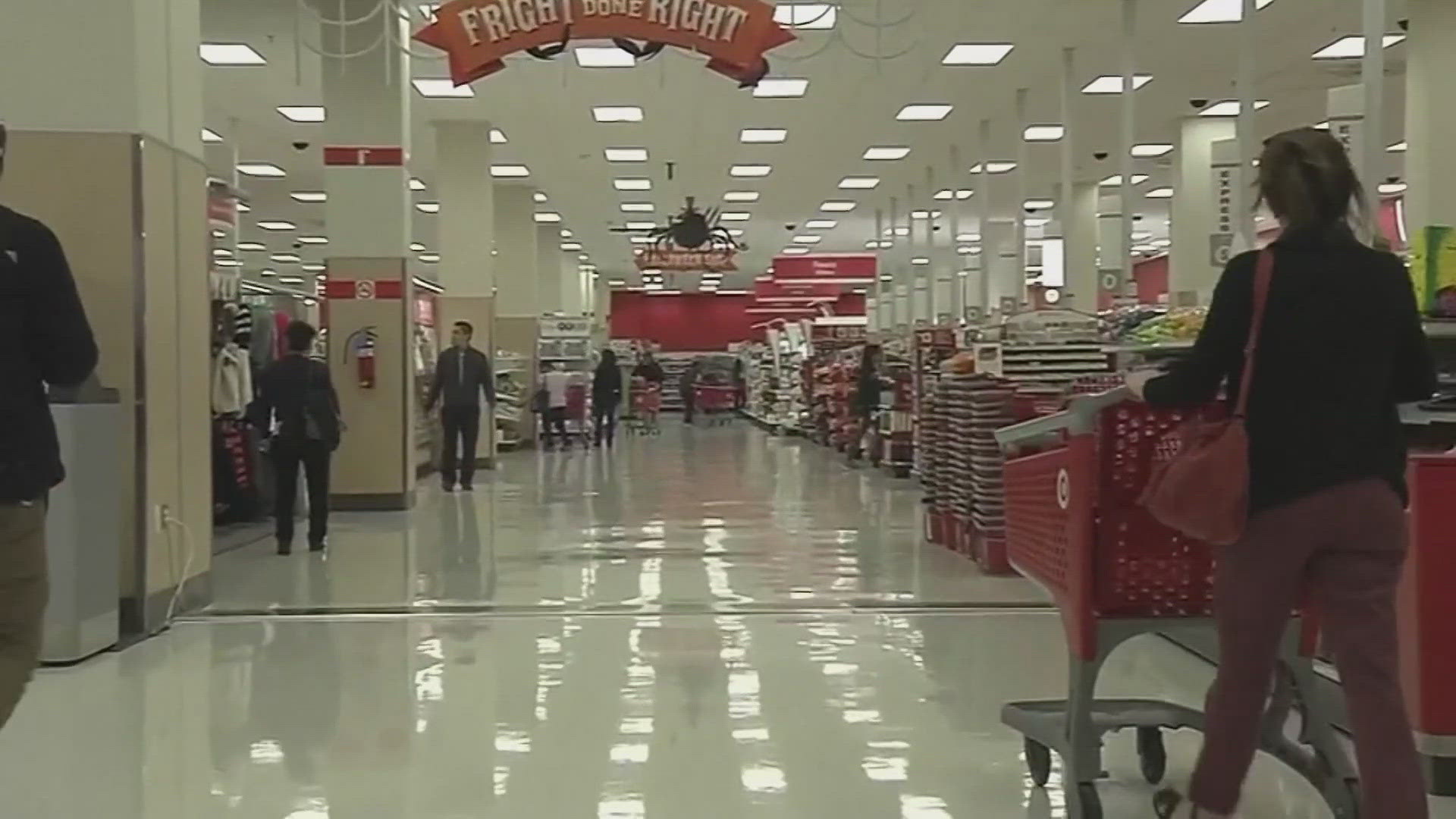 The company is also bringing back its Thanksgiving meal at its lowest price ever.