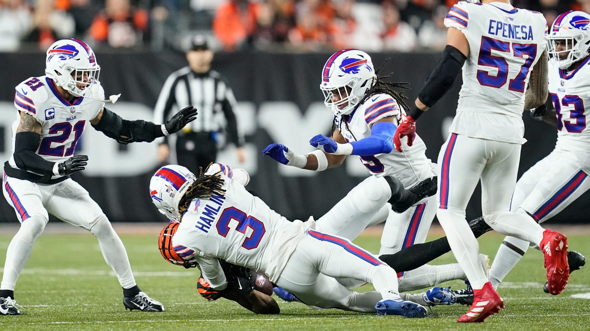 Sports world reacts to injury to Buffalo Bills' Damar Hamlin