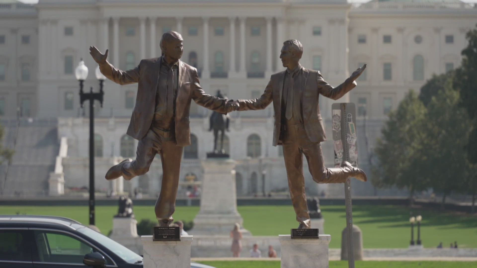 A statue of Trump and Epstein was removed from the National Mall by U.S. Park Police, despite a permit allowing it to remain until Sept. 28.